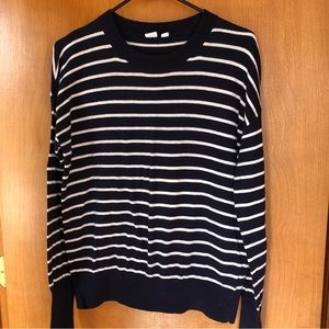 GAP lightweight sweater